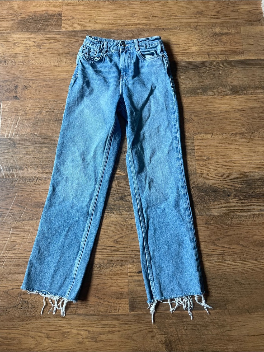 Zara size 2 jeans, Light Stains See pictures and Description